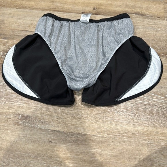The North Face Black and White Athletic Shorts with Elastic Waistband SZ M - Picture 8 of 12